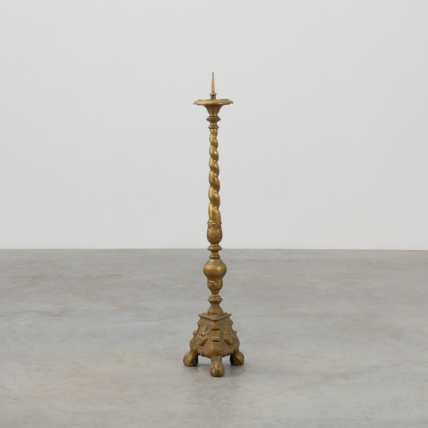 Large copper church candle holder, France 19th century-img